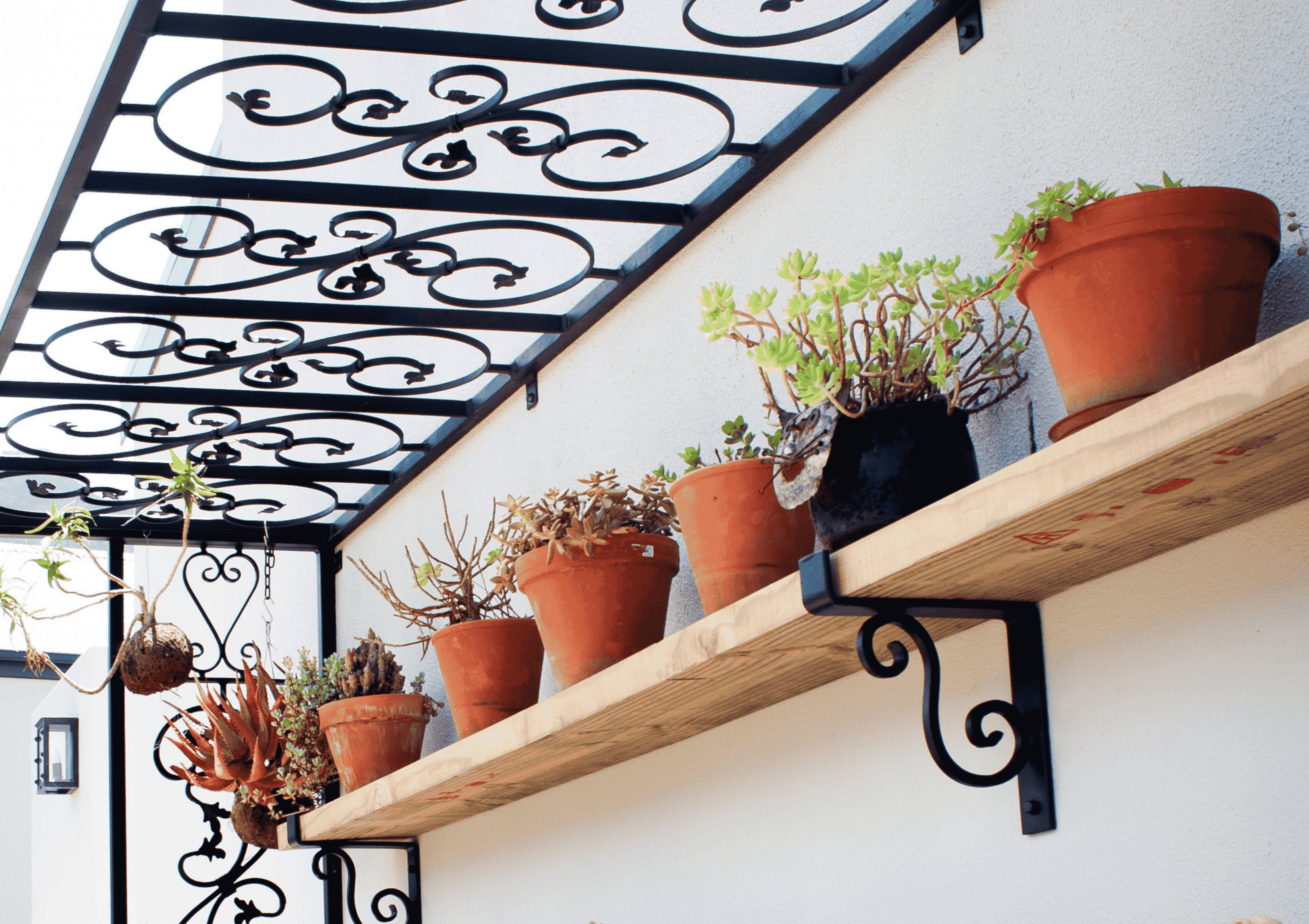 Wrought Iron Garden Décor Ideas